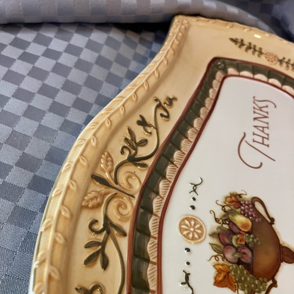 AMSCAN Thanksgiving Theme “Give Thanks” Serving Tray Dish - Picture 2 of 7